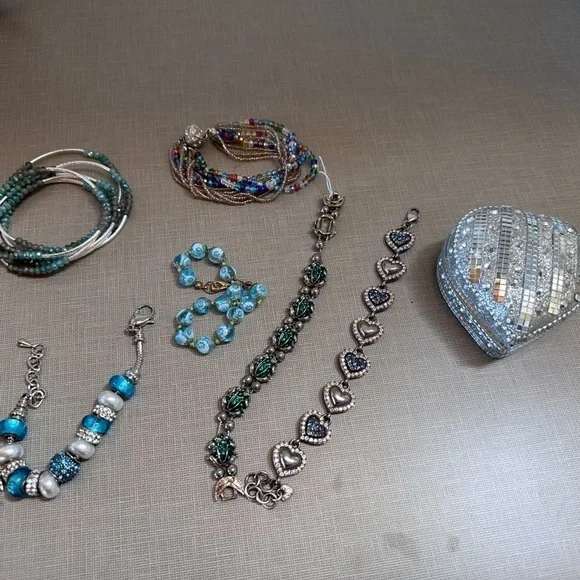 Set of 9 Bracelets including Brighton and Vintage. & cute Heart Embelished Box - Picture 10 of 15